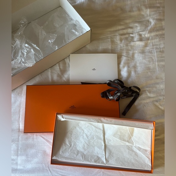 Hermes orange box for 90cm scarf (box only) - Picture 3 of 4